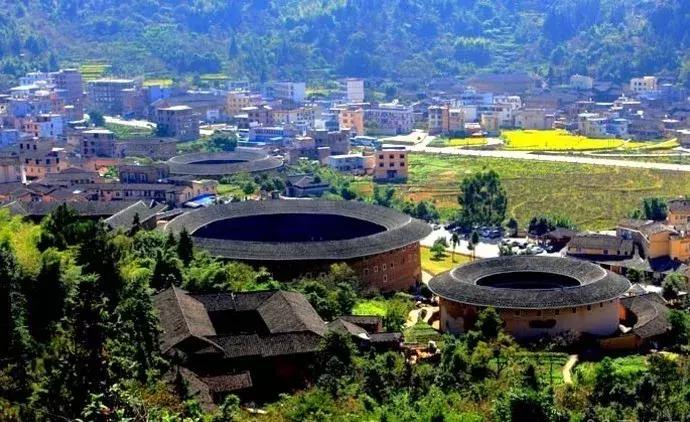 去漳州玩住厦门还是漳州,旅游去厦门还是去泉州