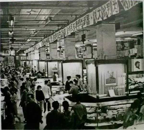 七十年代初期100块钱的购买力,80年代的1块钱购买力