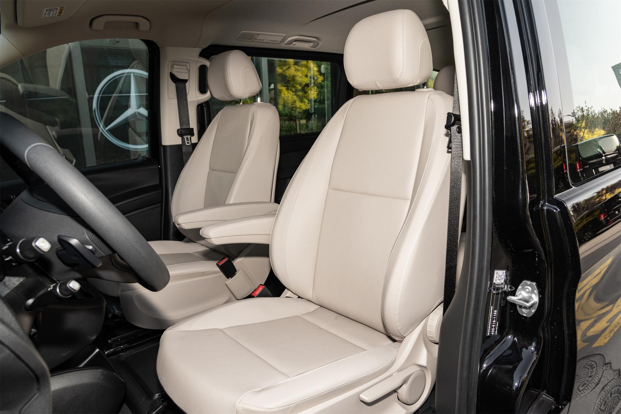 价格更低尺寸更大的奔驰威霆,轴长2.75米以上纯电动汽车