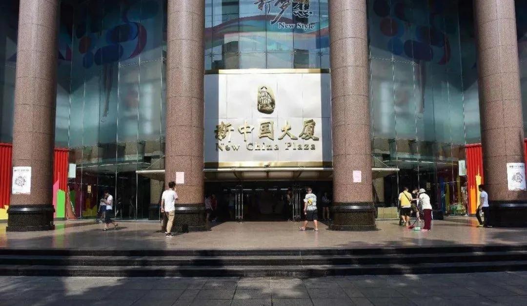 广州最大的服装尾货批发市场在哪,广州石井尾货3元5元服装批发市场