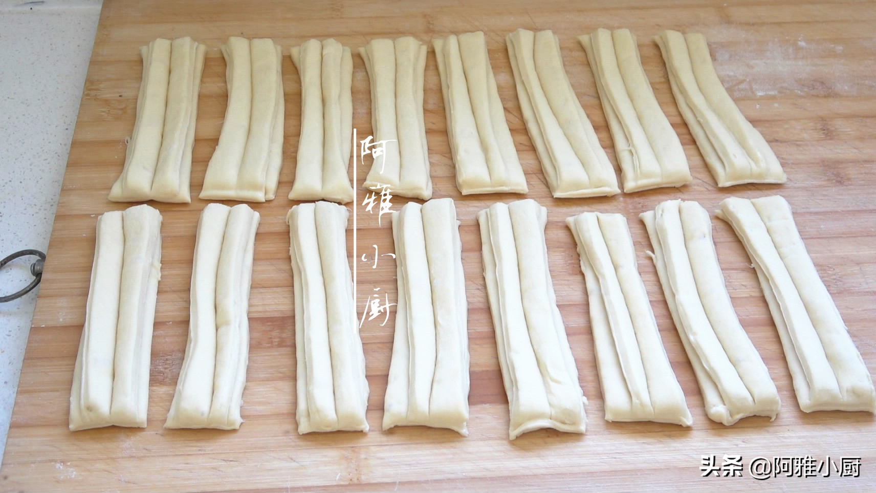 蓬松酥脆大油条的做法,不用泡打粉的油条怎么做酥脆松软