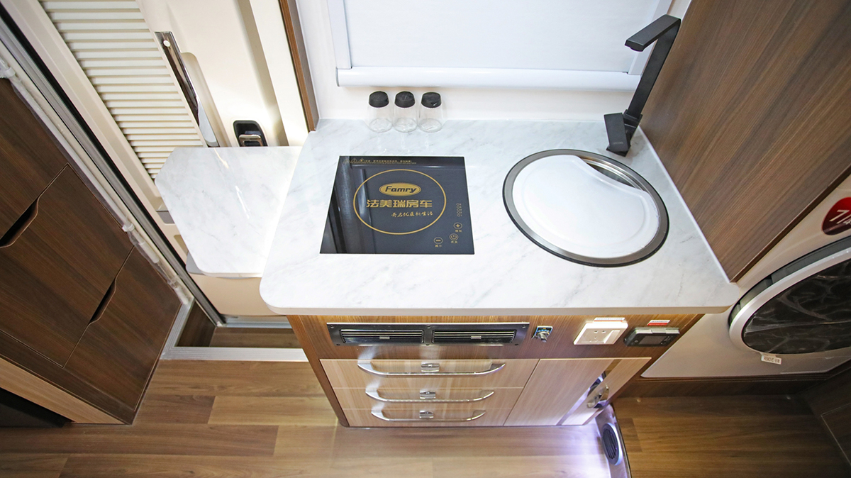 法美瑞海角七号轻卡房车尊尚版,2024款海角七号房车评测