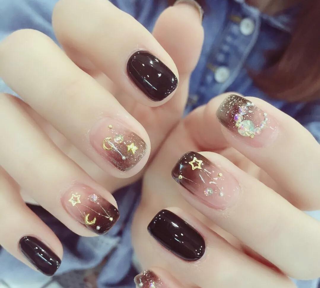 有一种颜色叫blackpink,blackpink黑色火焰美甲