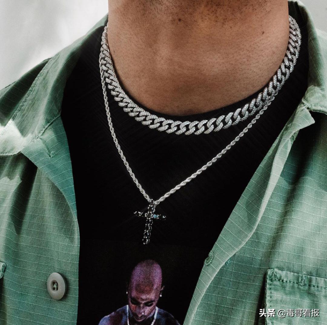 搞定这3类首饰，让你的穿搭脱颖而出