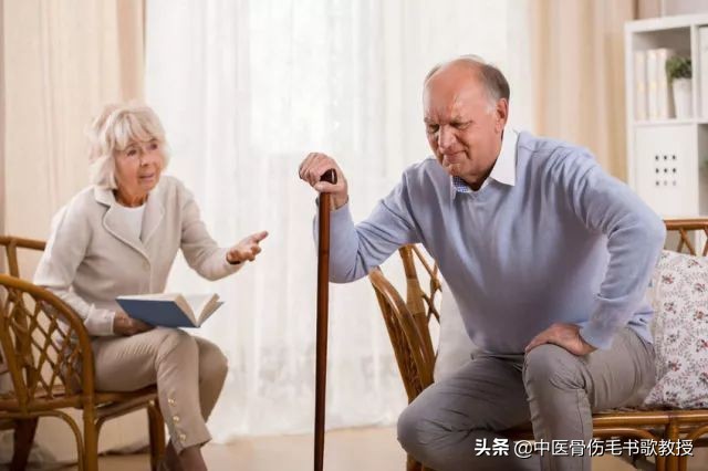 手指关节痛属于风湿还是类风湿,手指关节僵硬膝盖都疼是什么病兆