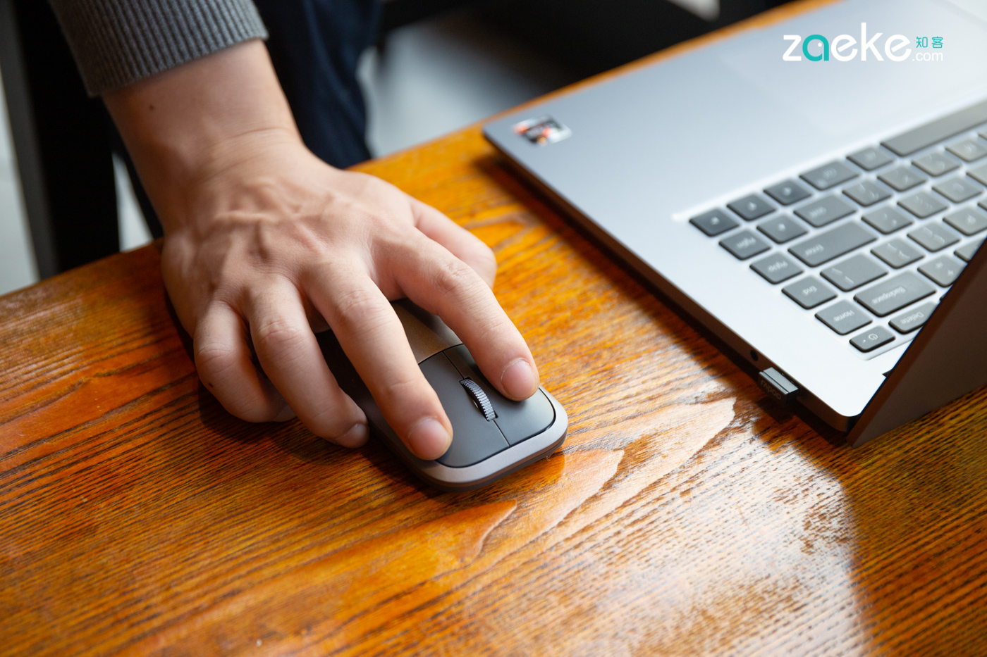 雷柏m700多模无线鼠标使用方法,华为鼠标和雷柏鼠标m700哪个更好