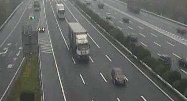 高速公路上的标志和标线如何识别,高速公路上的各种标志标线标牌