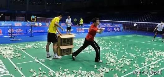 羽毛球单打训练计划方案,小孩羽毛球挥拍练习计划