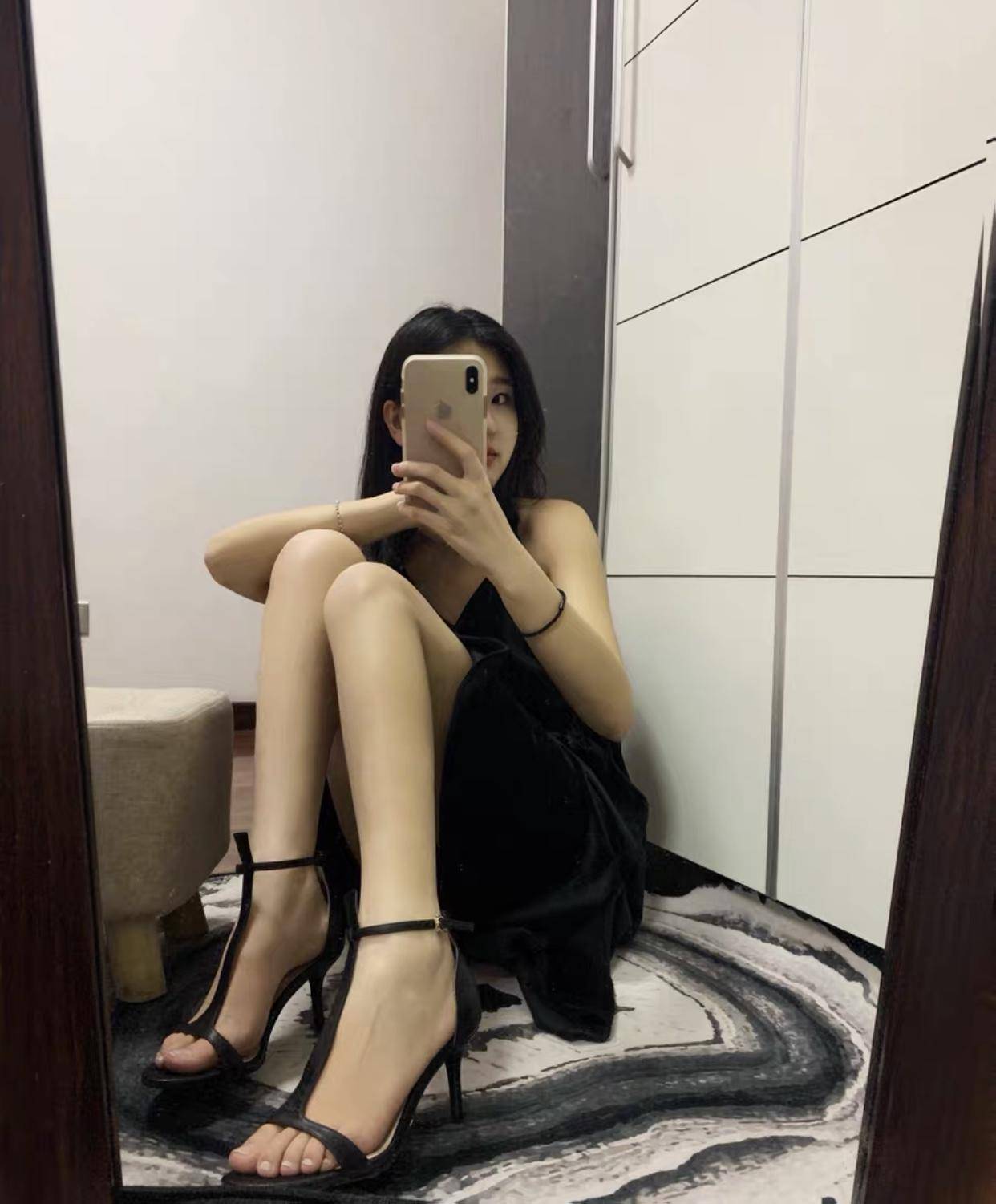 一字带扣蝴蝶结凉鞋,一字带凉鞋怎么穿更好看