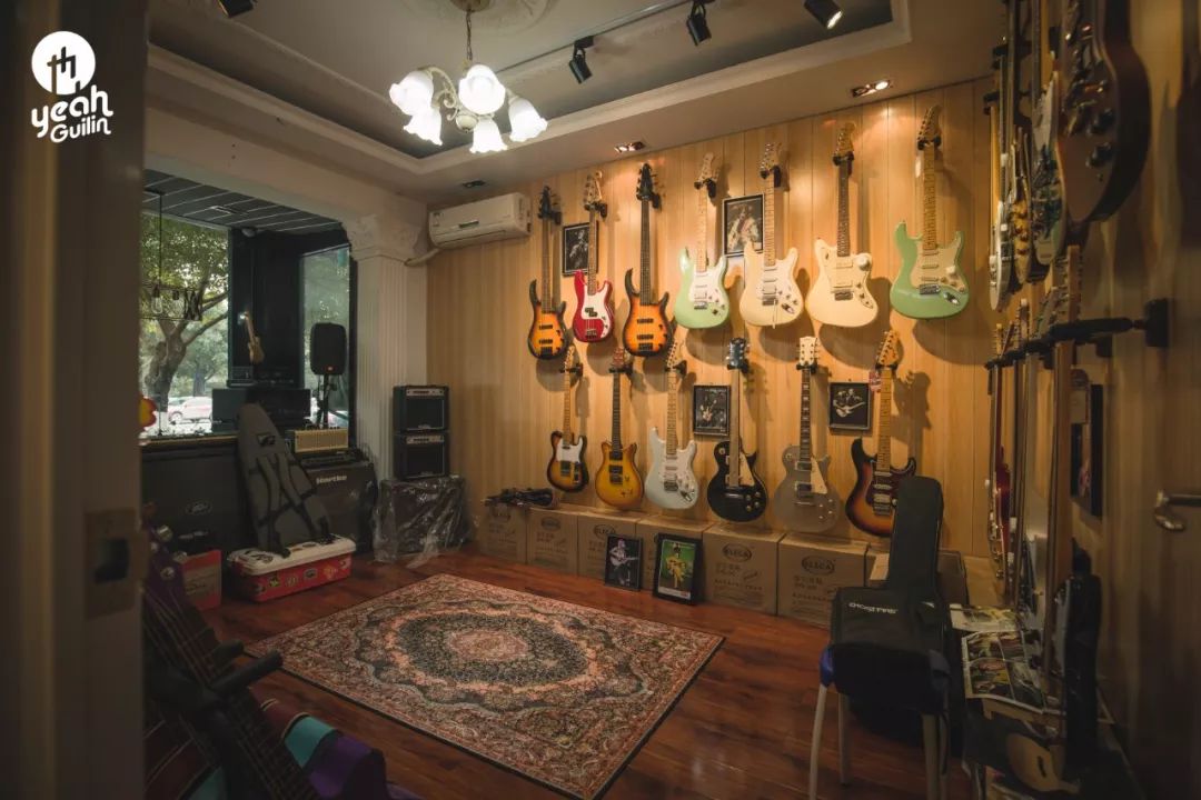 每个城市都有一家能讲故事的吉他店，桂林也是