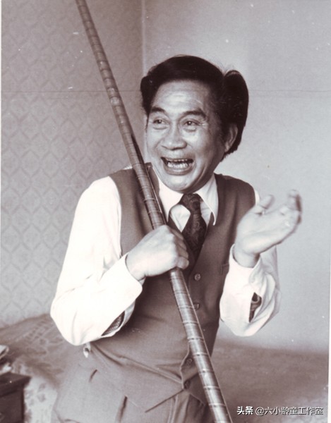 六小龄童纪念日,六小龄童和父亲合影