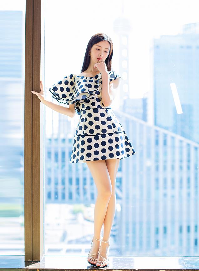 沈月和陈都灵同框,陈都灵沈月同框穿搭