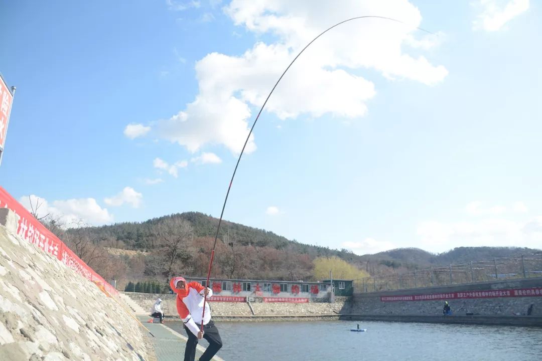 红狼尖峰湖库版5.4米鱼竿好用不,和红狼尖峰全猎版差不多的鱼竿