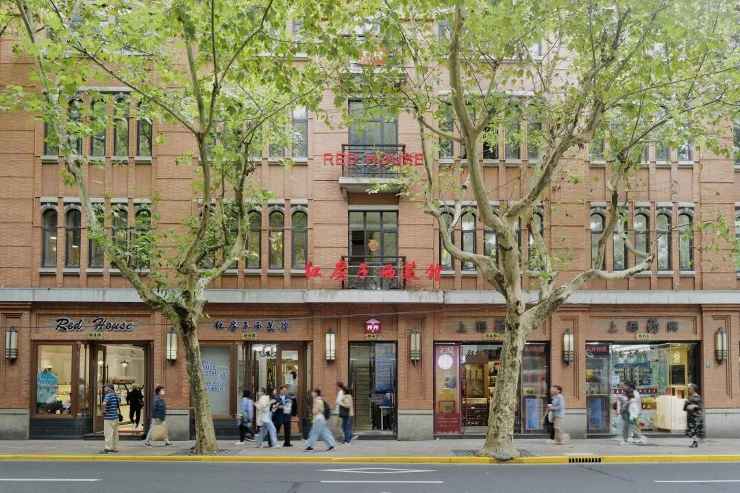 别争了,这条马路才是魔都内卷之王