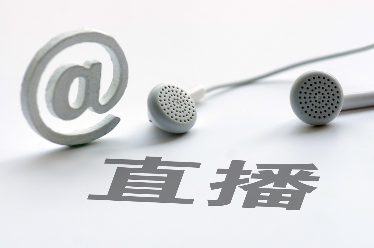 镜头背后,镜头的背后