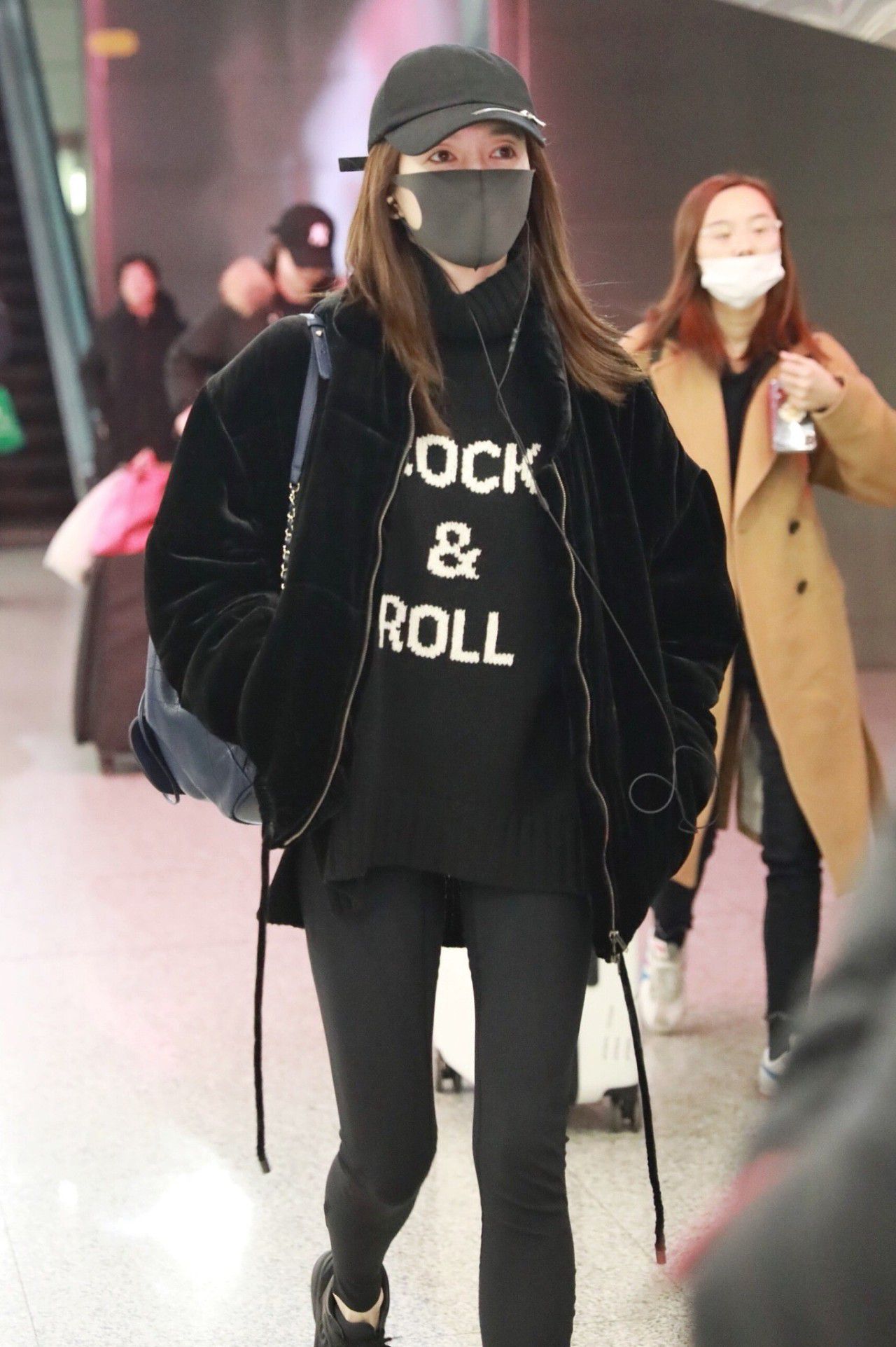 150斤面包服显瘦,面包服加直筒裤