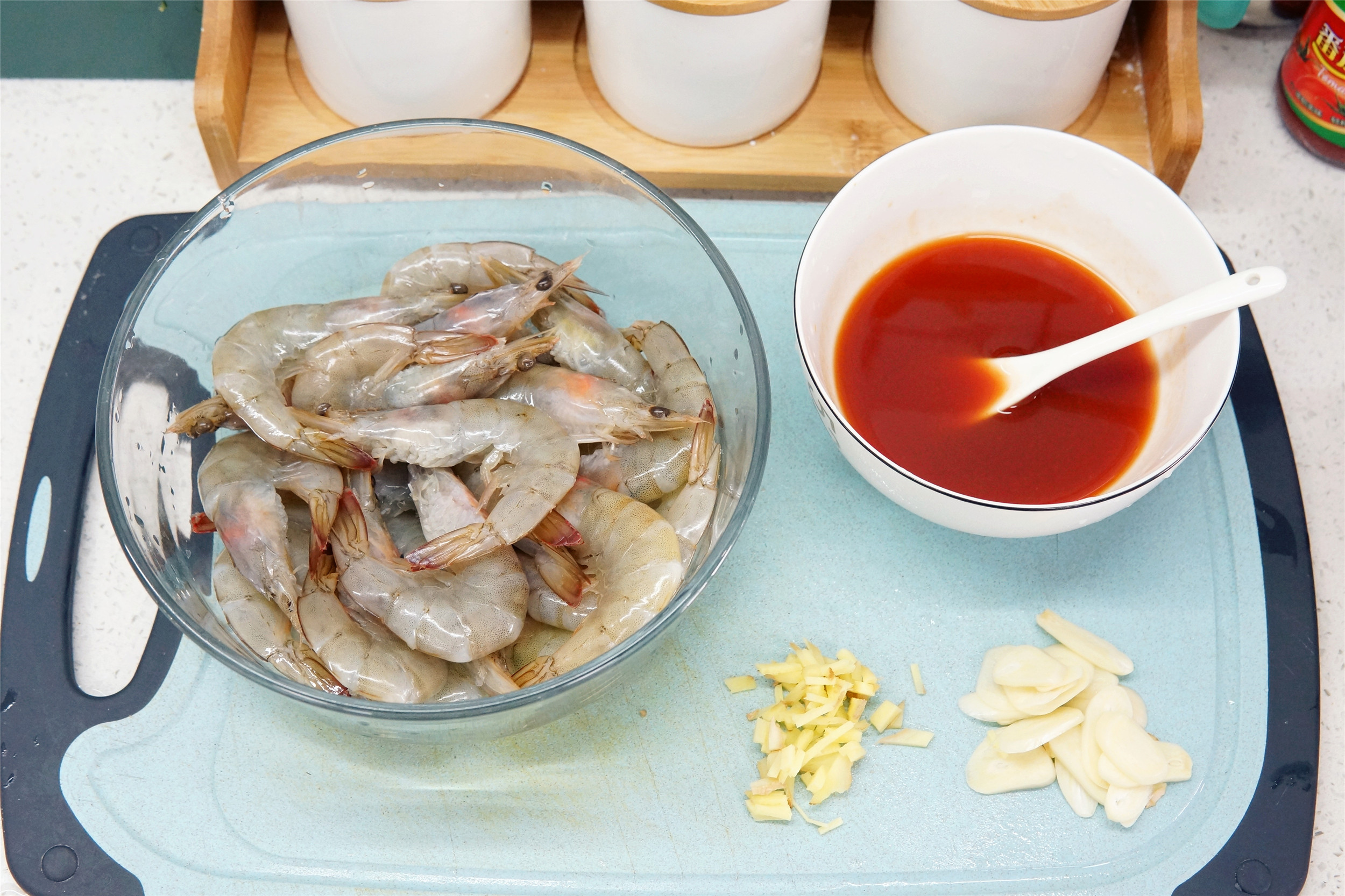 新鲜的大虾怎么保鲜放冰箱,大虾放冰箱冷冻保存方法