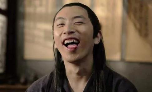 《万万》系列播出八年，配角凭借《扬名立万》一鸣惊人，主角沉寂