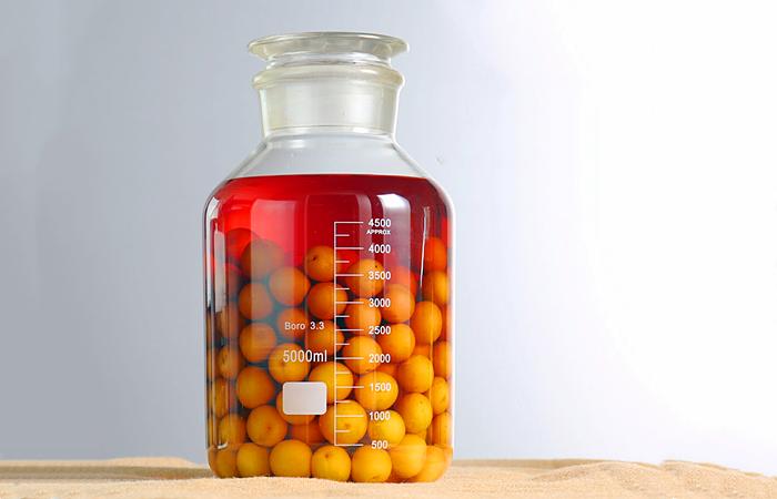 泡果酒的酒度数一般选多少的,哪种香型的酒适合泡果酒