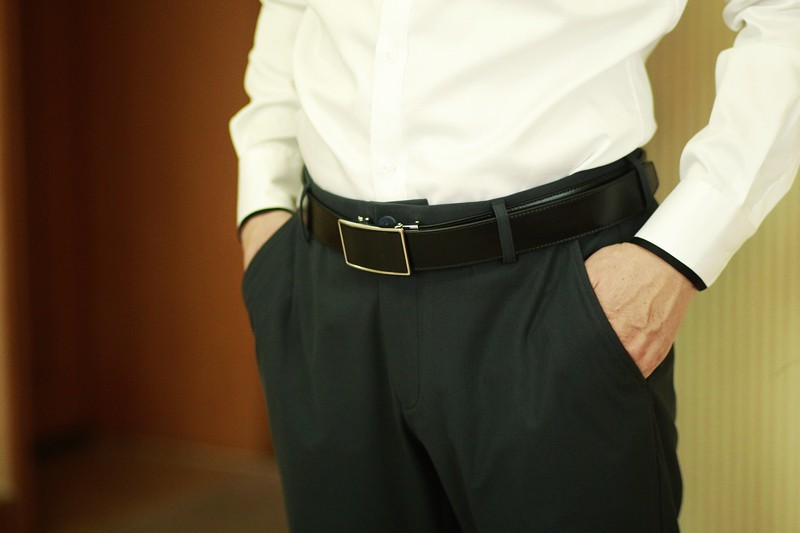 黑色真皮自动扣皮带女款,经典鳄鱼纹真皮皮带