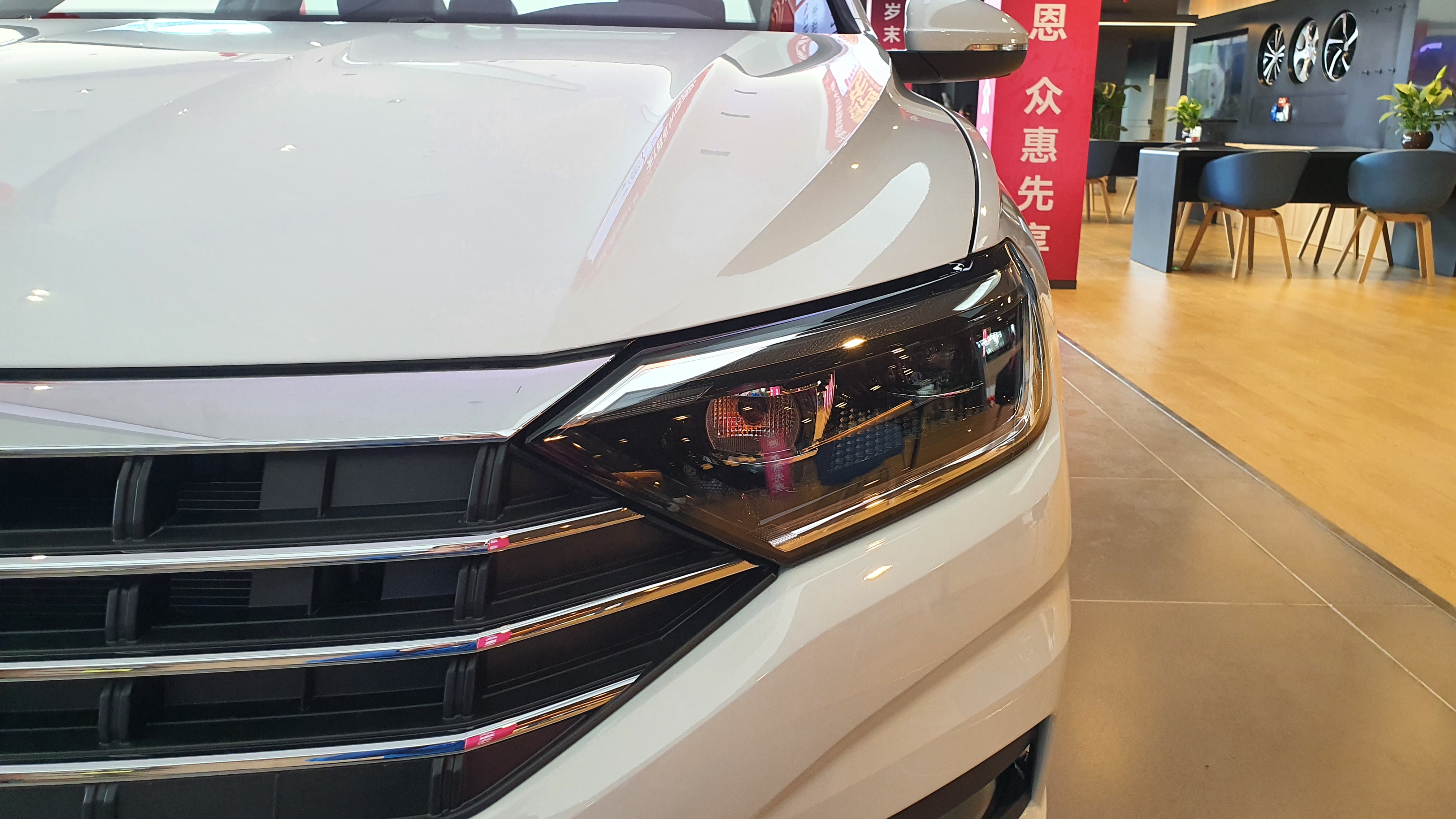 新款大众速腾1.5t最低配测评,2013款速腾自动1.6自吸的油耗多少