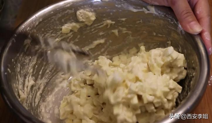 红薯不用发面怎么做饼,红薯别再煮粥了教你做奶香小馒头