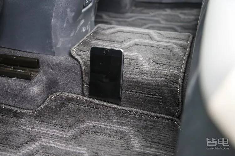 一汽丰田suv荣放rav4哪个颜色好看,家用suv选rav4荣放和crv哪款合适