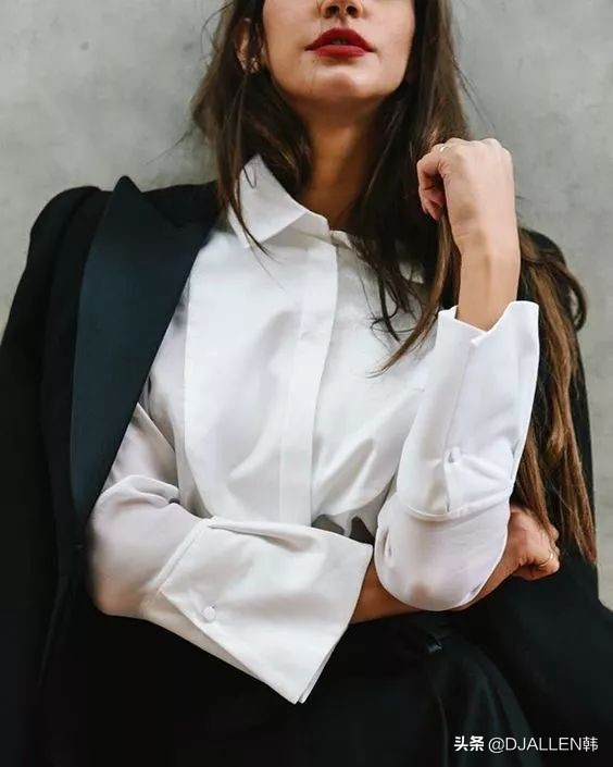 衣服发黄用什么漂白水好用,白衣服发黄用漂白剂能洗白吗