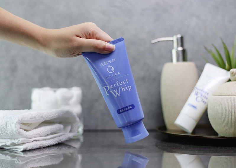 大油田可以用大宝洗面奶吗,适合大油田的洗面奶套装