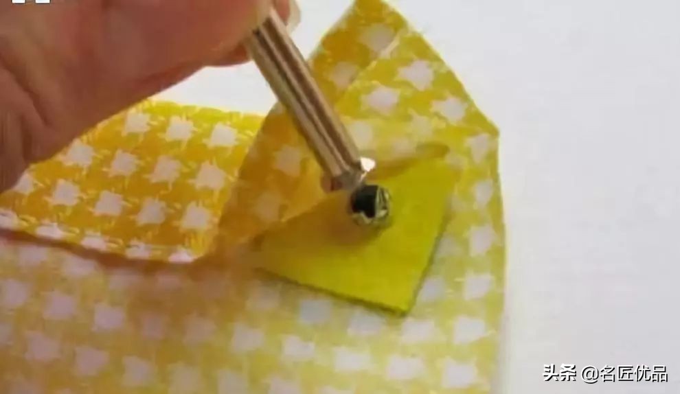 变废为宝矿泉水瓶手工制作机器人,废矿泉水瓶利用手工制作大全图片