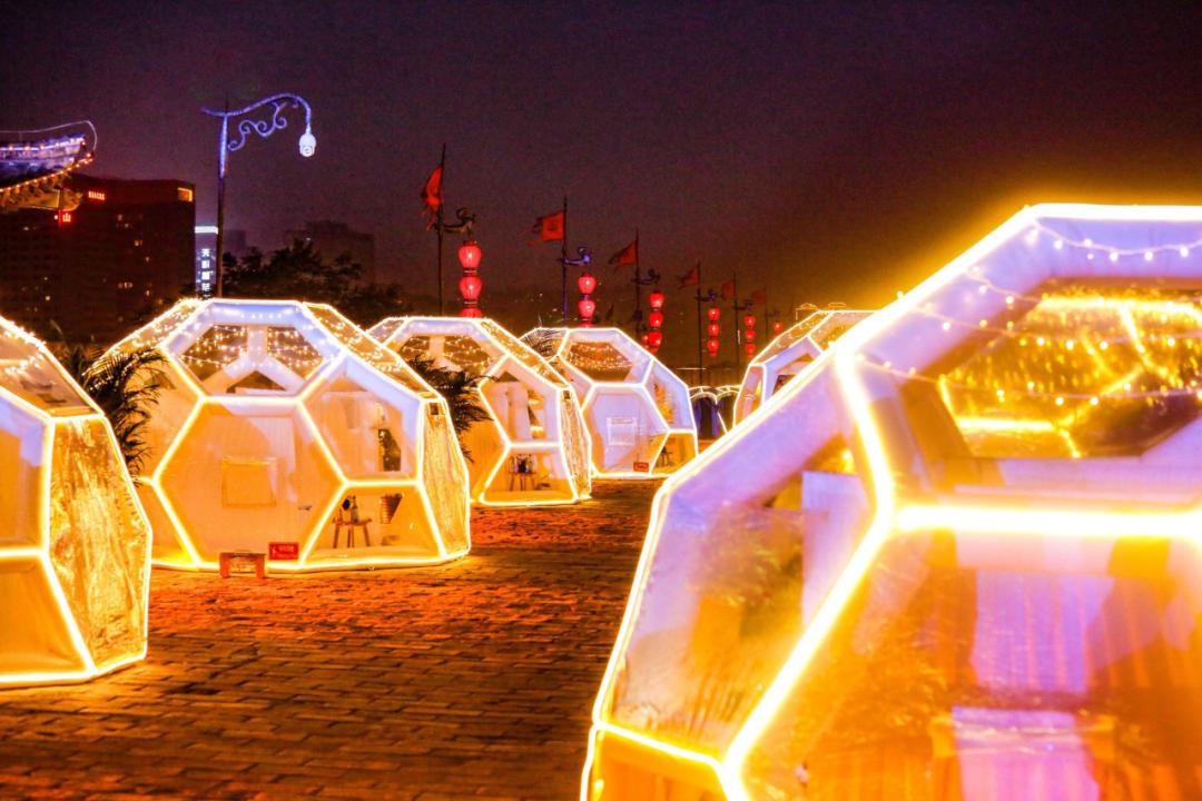 干杯！你离夏日畅爽就差了个啤酒节，快来这里凑凑热闹~