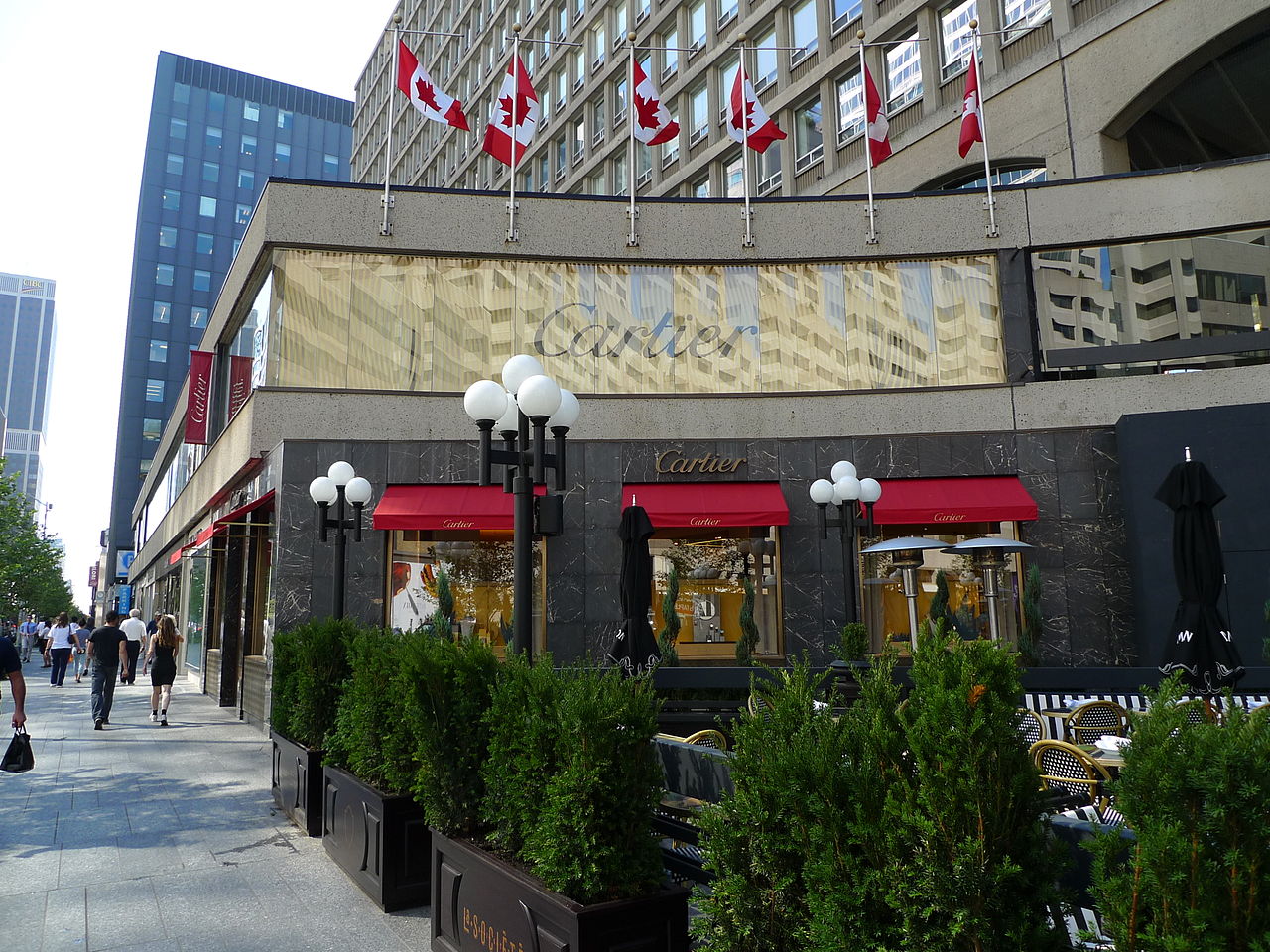 首饰选金的还是银的好,首饰选梵克雅宝还是宝格丽好