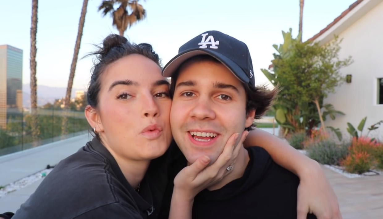 国外顶流网红为流量拍摄性侵女学生？仅被封杀三月，回归仍爆火