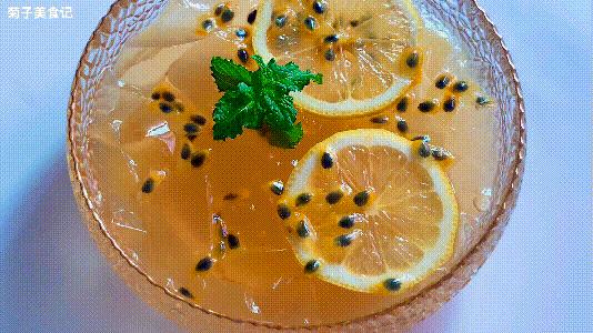 这款蜂蜜柠檬爱玉冻，冰冰凉凉酸甜可口，不愧是宝岛名小吃