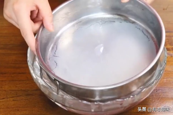 自制不用洗面的凉皮懒人方法,不用揉面不用洗面的凉皮做法