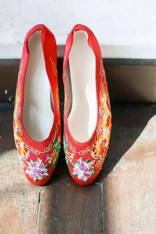 各种各样的手工绣花鞋,手工复古绣花鞋