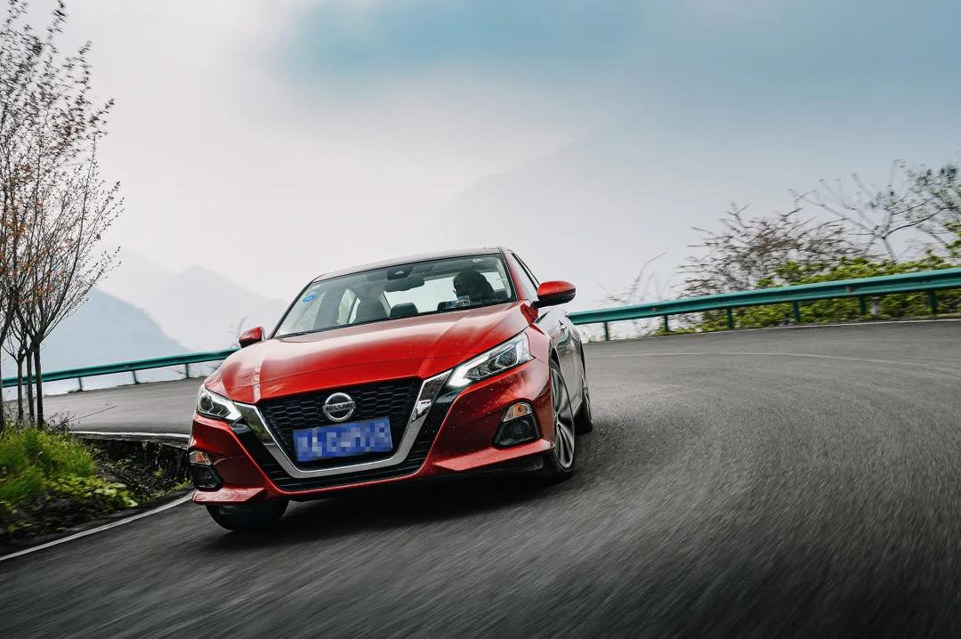 天籁2.0发动机和凯美瑞2.0哪个好,德系2.0T发动机