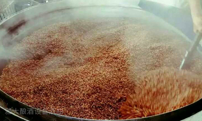 全自动酿酒设备使用方法,全自动小型酿酒设备蒸酒全过程