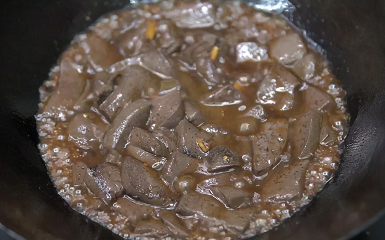 韭菜焖猪血,韭菜猪血最正宗的做法