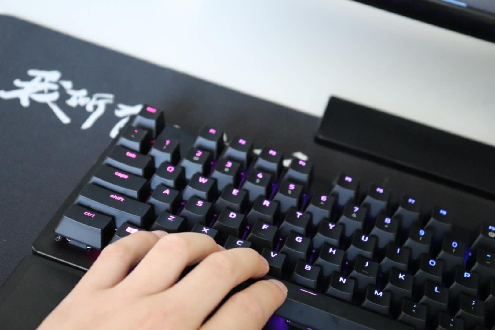 雷蛇光轴键盘的缺点和优点,雷蛇光轴键盘连续触发