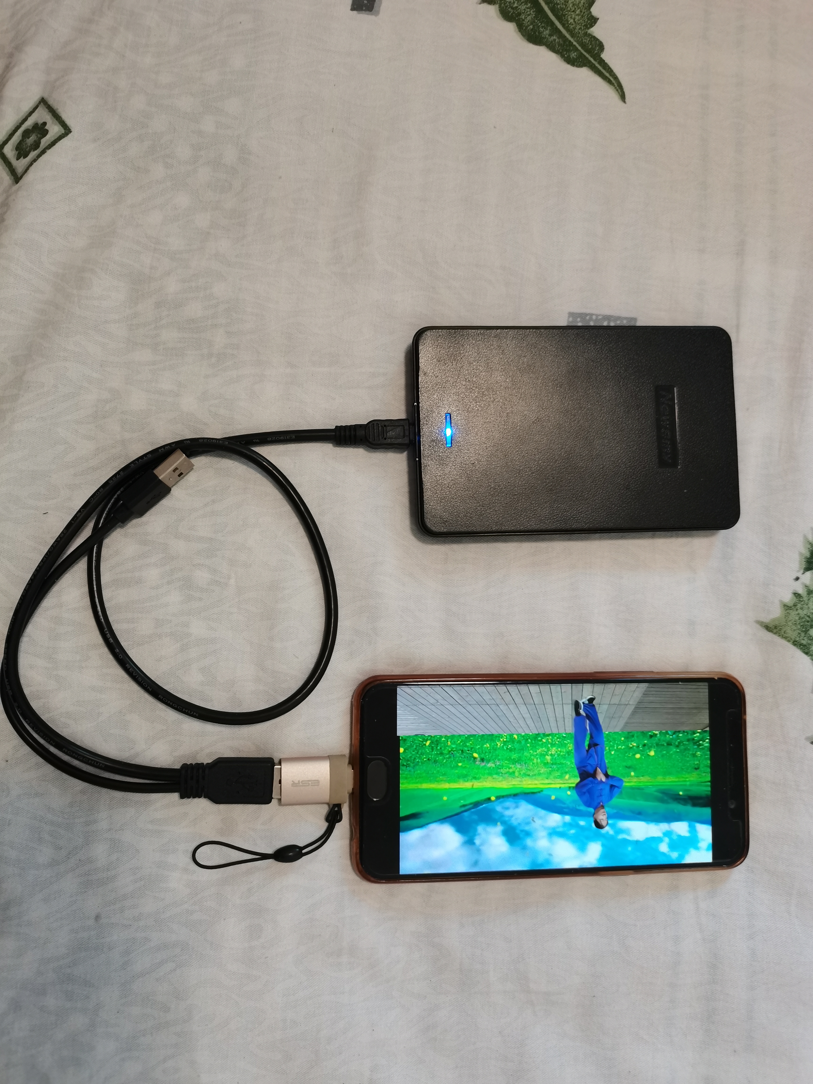 老年人学手机（133）你相信手机能连接和操作大硬盘吗？