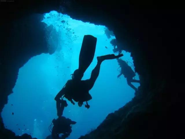 全球惊艳的10个海底世界，看到第一个就想出发！