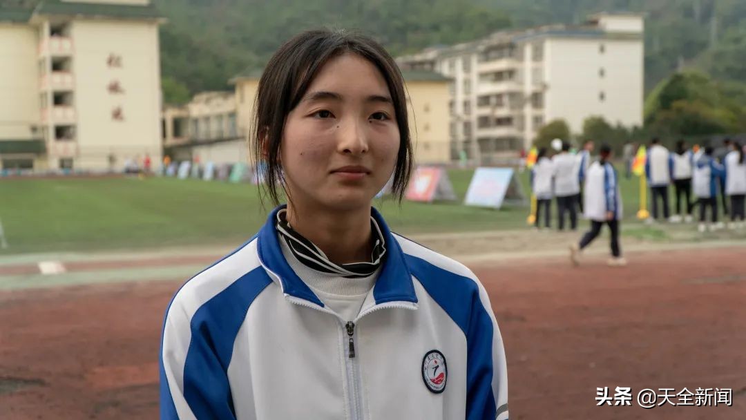 “献礼建*党**百年·追逐青*梦春**想”——天全中学第五届校园足球联赛拉开帷幕