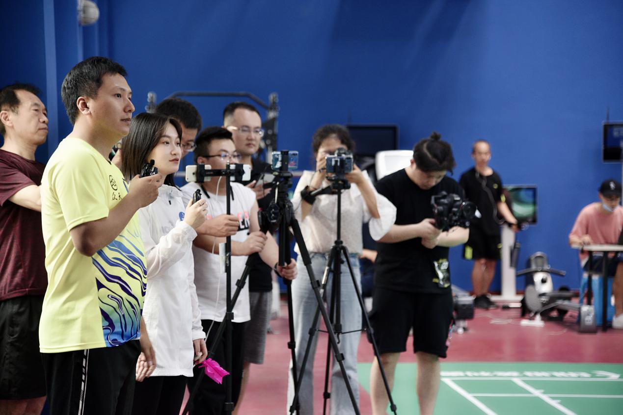 踢毽比赛视频,西安阎良毽球