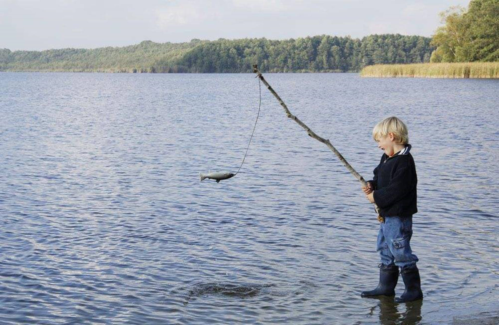新手钓鱼不会绑浮漂怎么办,新手钓鱼不会拉丝怎么放入水中