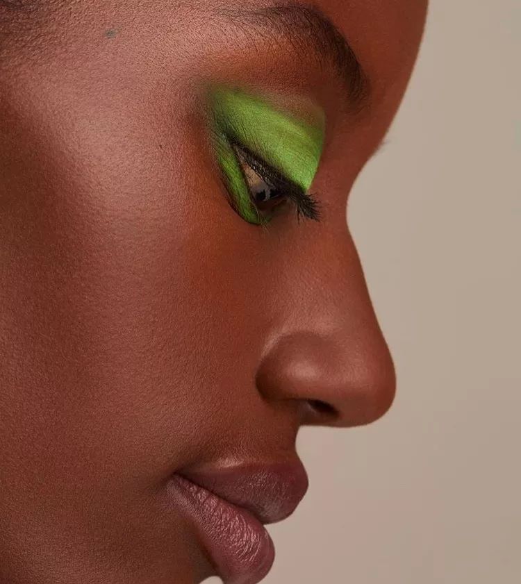 清透显白裸色,清新显白的牛油果绿