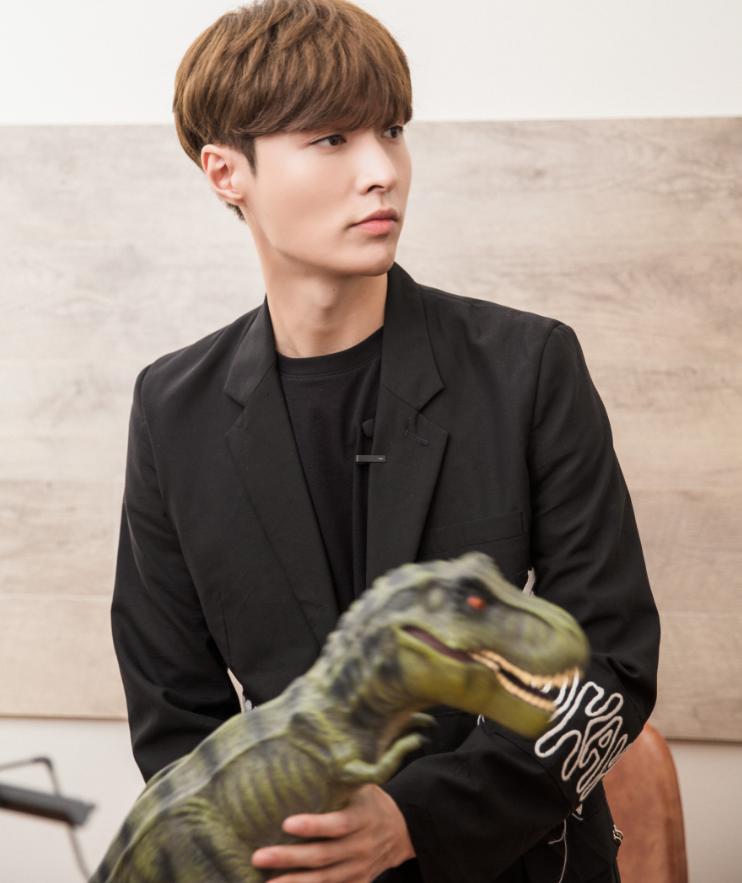 张艺兴美国公司,张艺兴去美国干什么