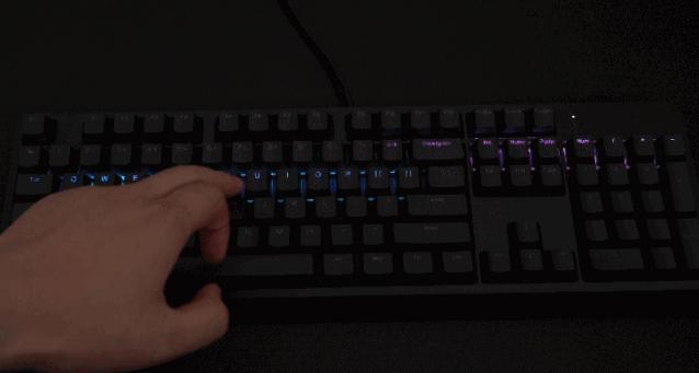 直男什么都可以凑合，但他的电脑必须发光