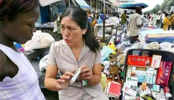 印度女人在边境摆摊,印度边境美女摆摊