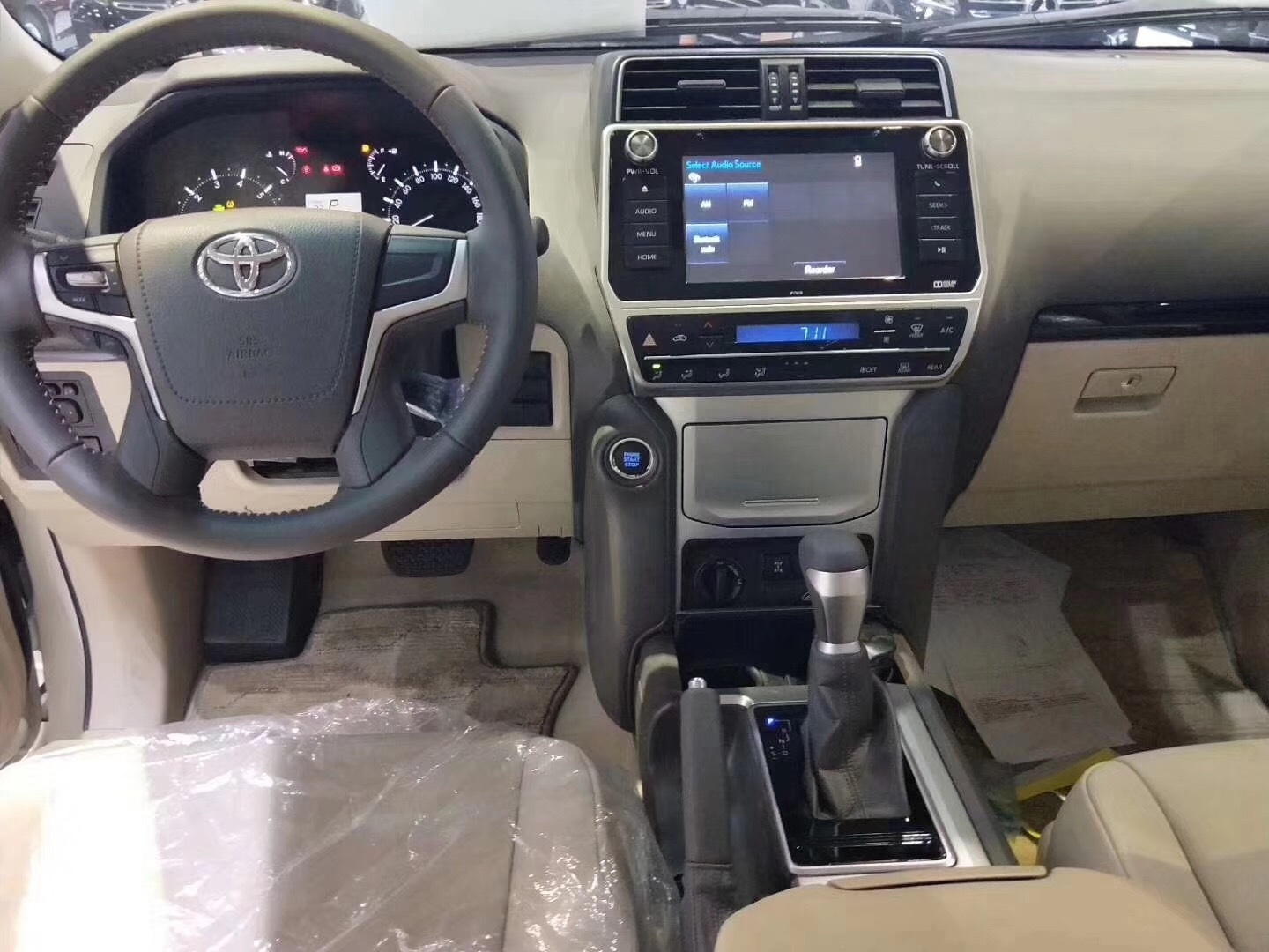 2019款全新中东版丰田霸道4000实车解读，不管是沙石乃至泥泞路面